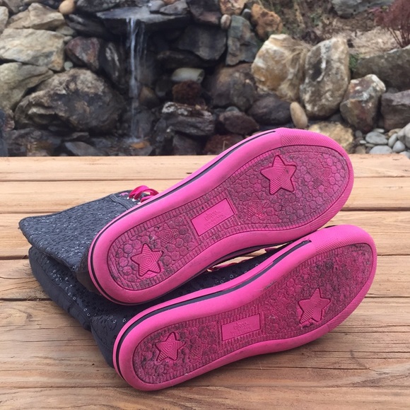 Black sequin & hot pink converse like sneakers - Picture 6 of 6